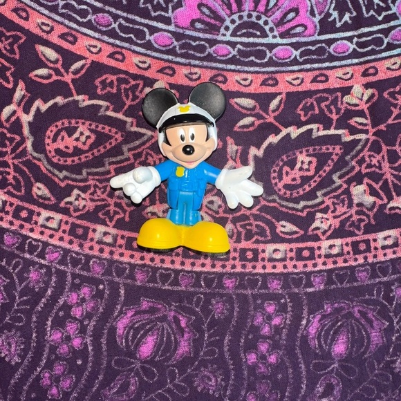 Green Mickey Mouse Toy Truck + Figure - Picture 3 of 10